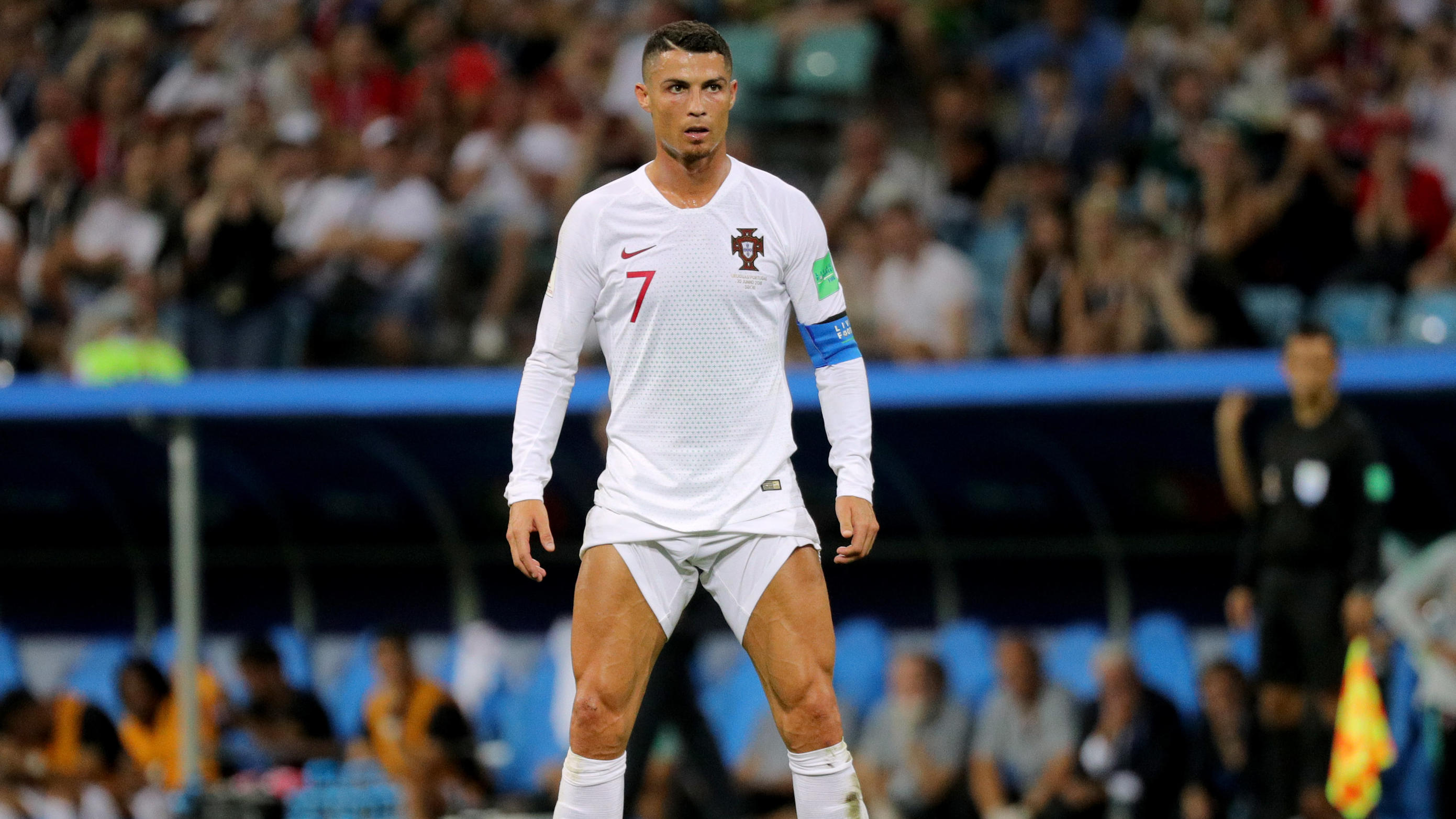 wm-2018-uruguay-zieht-cristiano-ronaldo-die-hose-aus.jpg